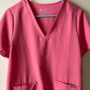 Casma three-pocket scrub top - neon pink